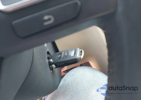 2013 Volkswagen Passat 2.5L Se z USA, uszkodzony, nr VIN 1VWBH7A34DC141383